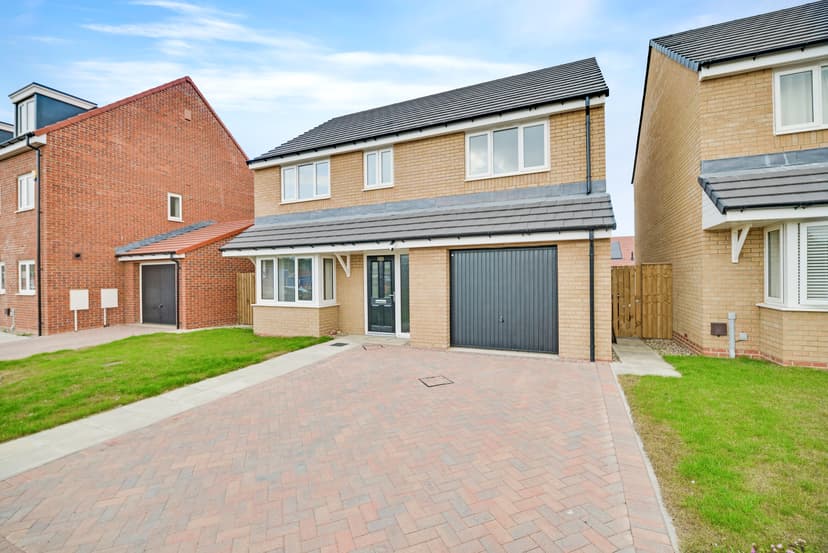 Image 1:4 bedroom Detached house to rent