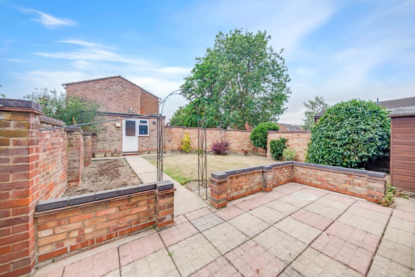 Image 2:3 bedroom Semi-detached house to rent