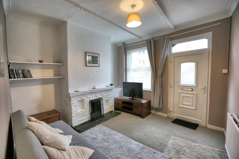 Image 2:2 bedroom End-of-terrace house to rent