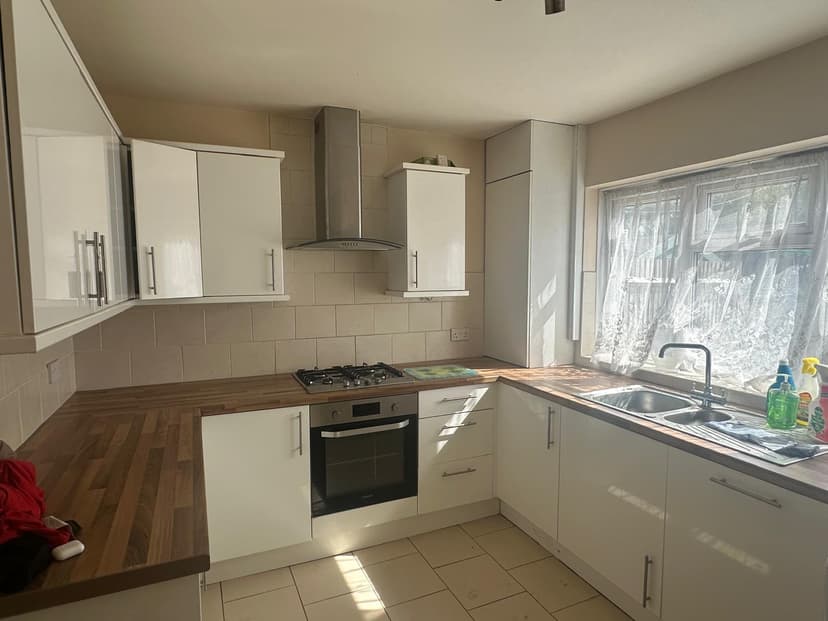 Image 3:3 bedroom Semi-detached house to rent