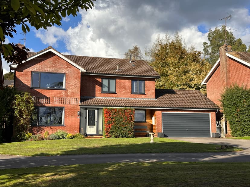 Image 1:4 bedroom Detached house to rent