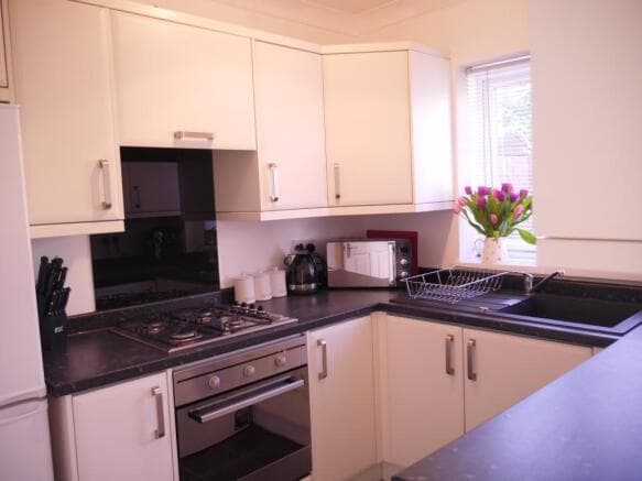 Image 3:2 bedroom Semi-detached house to rent