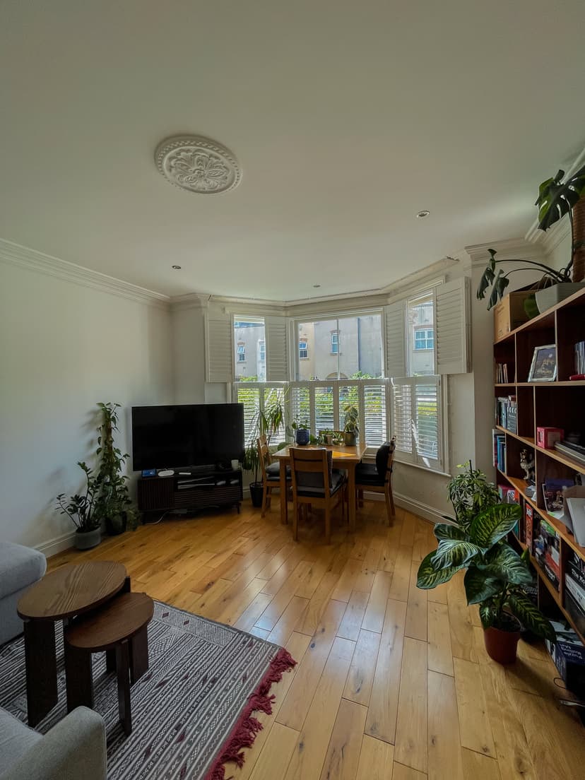 Image 2:2 bedroom Ground floor flat to rent