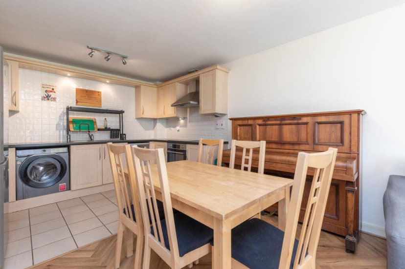 Image 3:2 bedroom Apartment or flat to rent