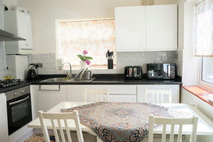 Image 1:2 bedroom Ground floor maisonette to rent