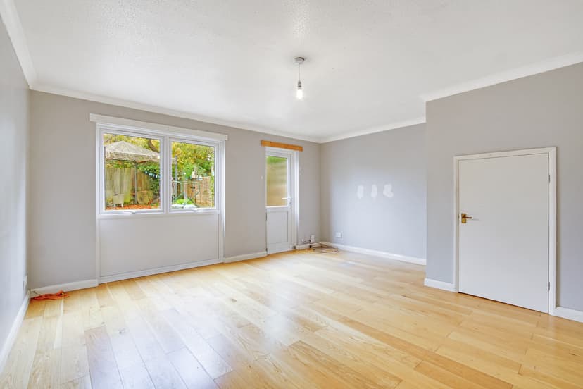 Image 2:3 bedroom End-of-terrace house to rent