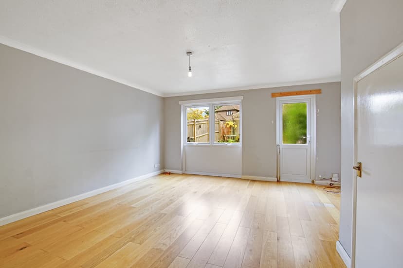 Image 1:3 bedroom End-of-terrace house to rent