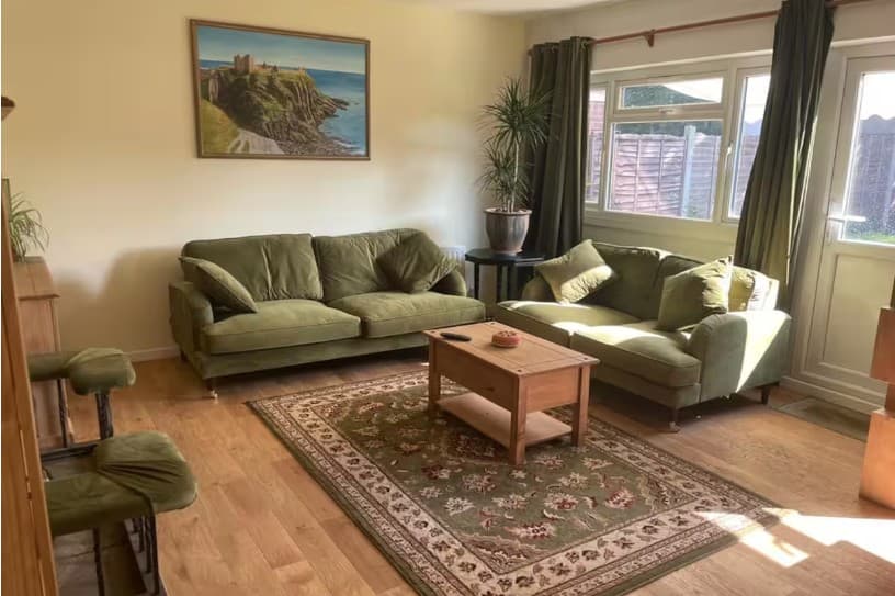 Image 2:4 bedroom Detached house to rent