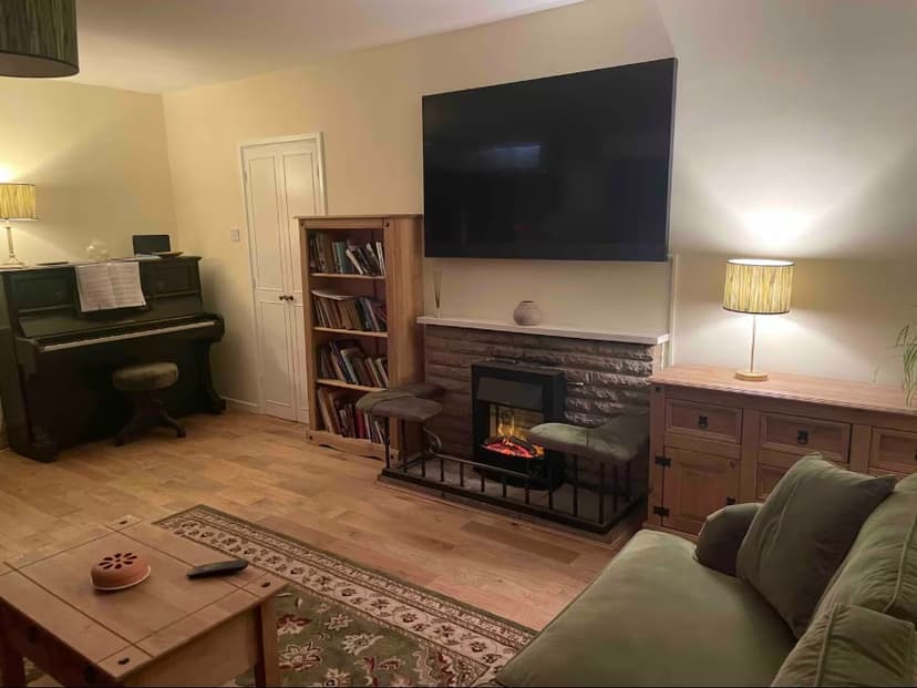 Image 3:4 bedroom Detached house to rent