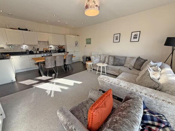 Image 3:2 bedroom Flat to rent