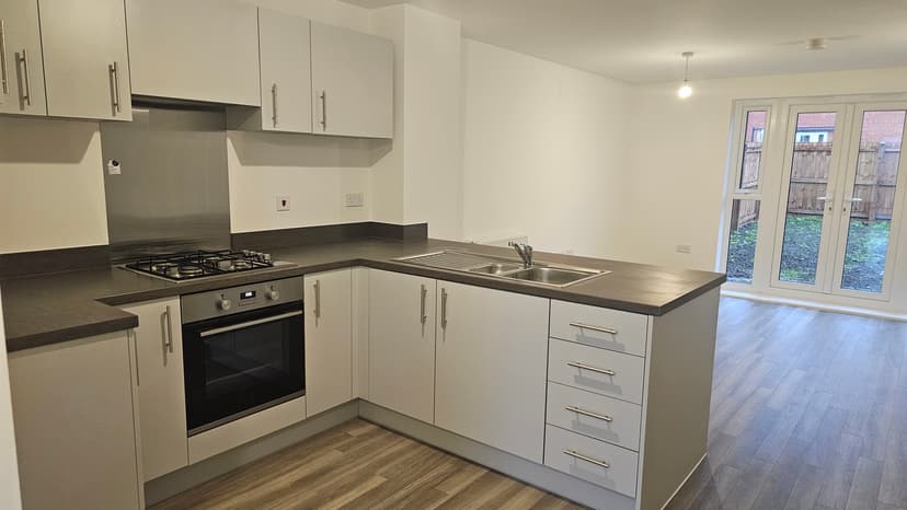 Image 1:2 bedroom Semi-detached house to rent