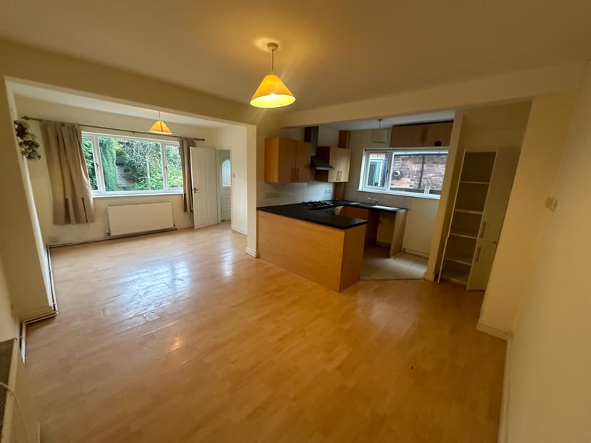 Image 2:3 bedroom Semi-detached house to rent