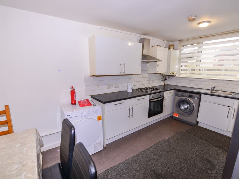 Image 1:4 bedroom Terraced house to rent