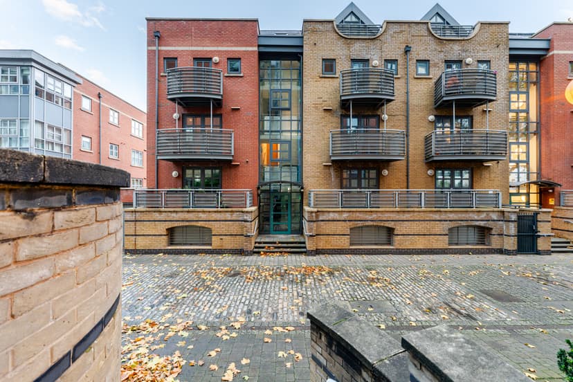 Image 2:2 bedroom Flat to rent