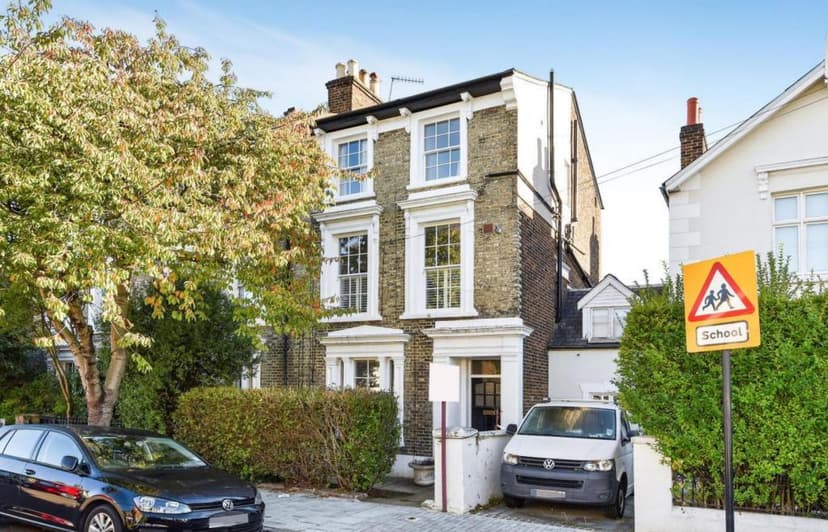 Image 1:1 bedroom Apartment or flat to rent