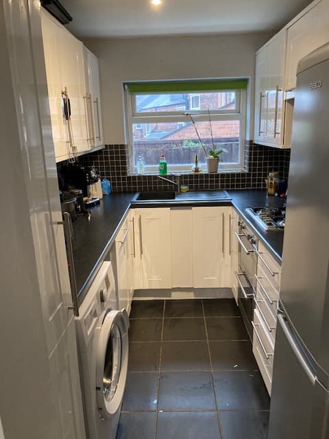 Image 2:1 bedroom House share to rent