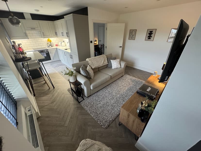 Image 1:1 bedroom Apartment or flat to rent