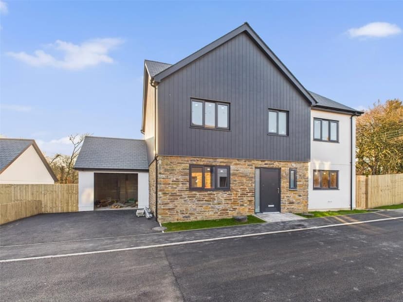 Image 1:4 bedroom Detached house to rent