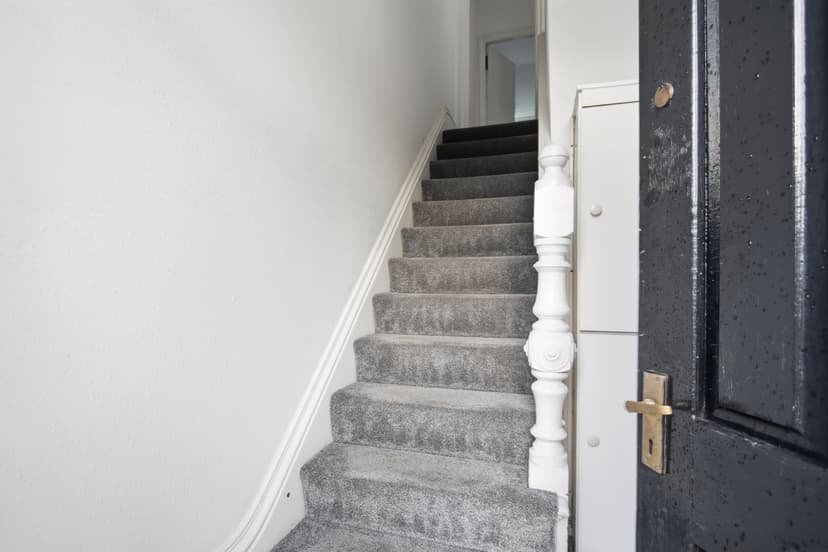 Image 2:3 bedroom Flat to rent