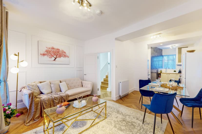 Image 1:2 bedroom Apartment or flat to rent