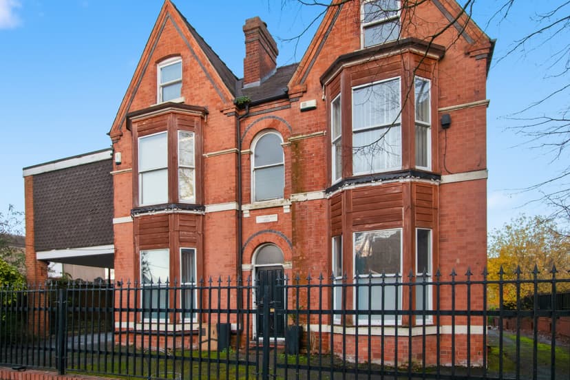 Image 1:3 bedroom Flat to rent