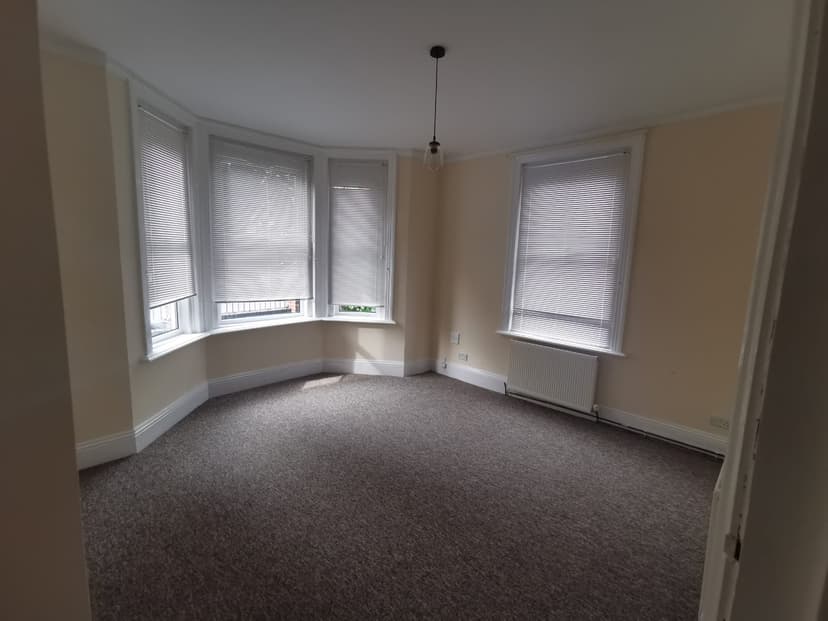 Image 2:1 bedroom Apartment or flat to rent