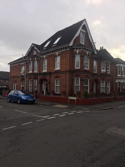 Image 1:1 bedroom Apartment or flat to rent