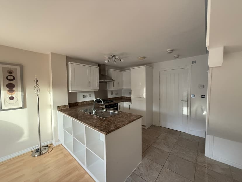 Image 2:2 bedroom Semi-detached house to rent