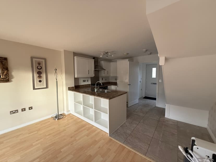 Image 3:2 bedroom Semi-detached house to rent