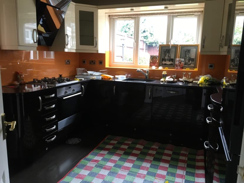 Image 2:4 bedroom Detached house to rent