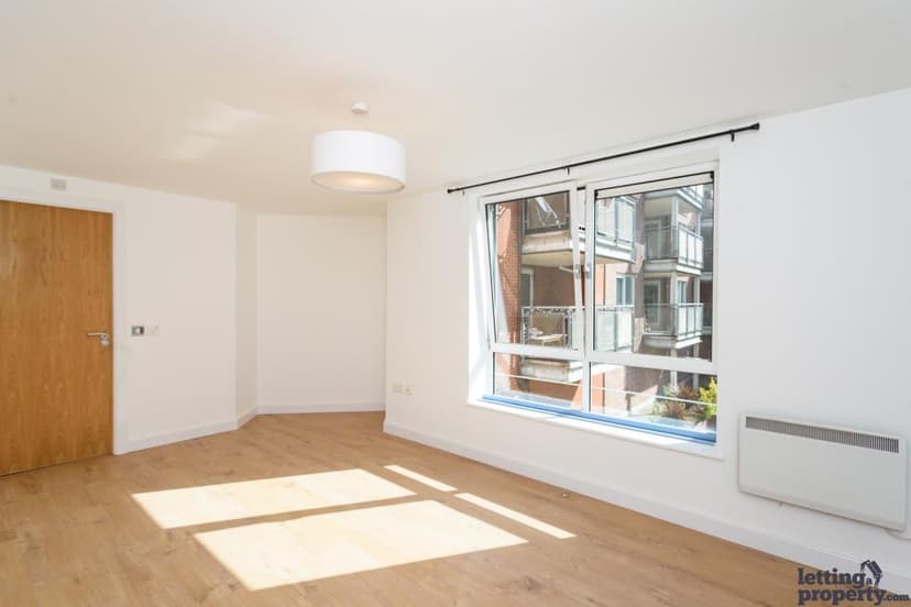 Image 3:2 bedroom Apartment or flat to rent