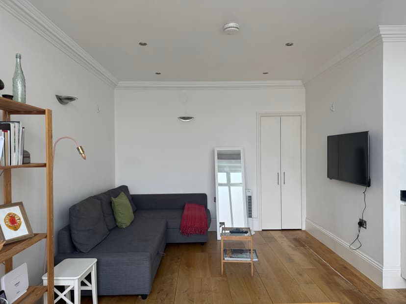 Image 1:1 bedroom Apartment or flat to rent