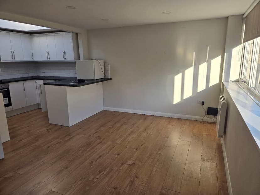 Image 1:2 bedroom Apartment or flat to rent