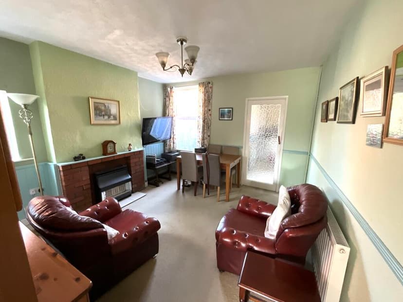 Image 3:2 bedroom End-of-terrace house to rent