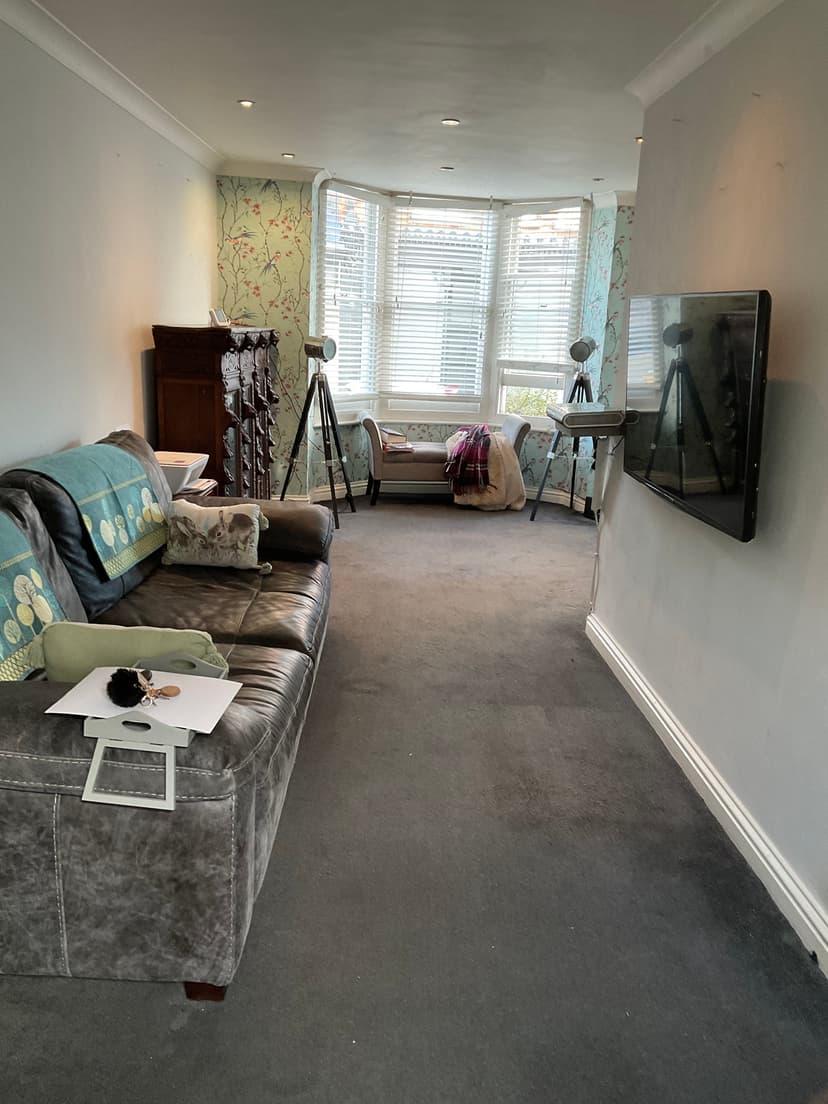 Image 2:2 bedroom Maisonette to rent