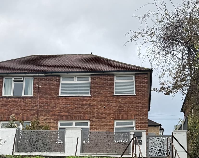 Image 1:3 bedroom Semi-detached house to rent