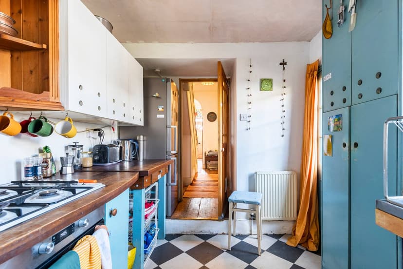 Image 2:4 bedroom Terraced house to rent