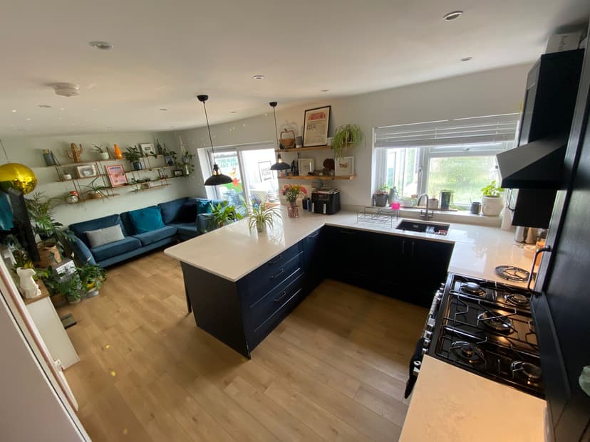 Image 1:4 bedroom Semi-detached house to rent