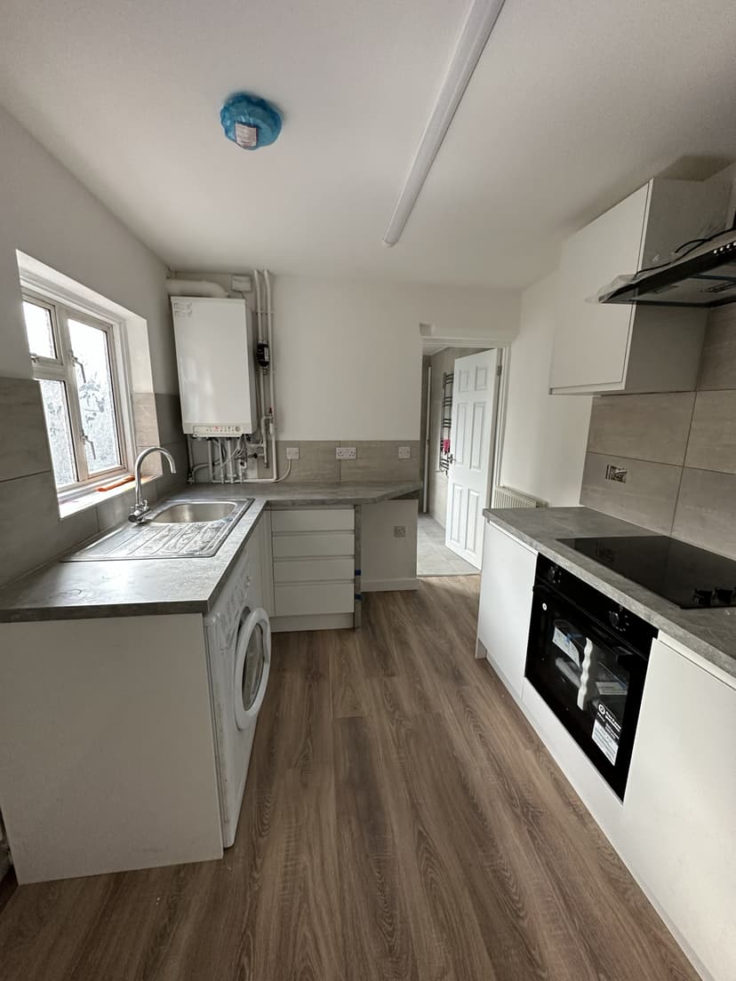 Image 1:3 bedroom Semi-detached house to rent