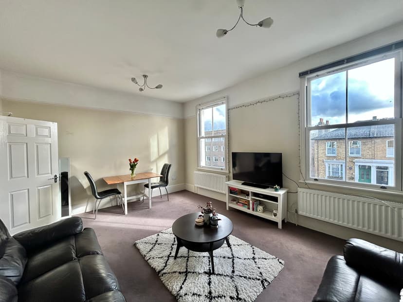 Image 2:3 bedroom Apartment or flat to rent