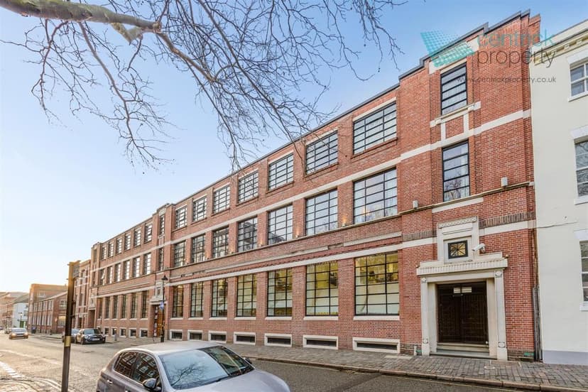 Image 1:2 bedroom Apartment or flat to rent