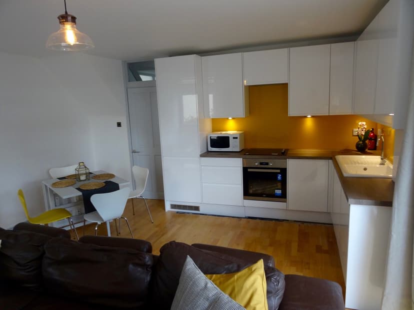 Image 2:4 bedroom Apartment or flat to rent