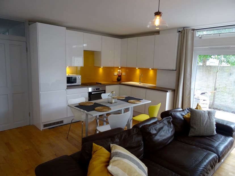 Image 1:4 bedroom Apartment or flat to rent