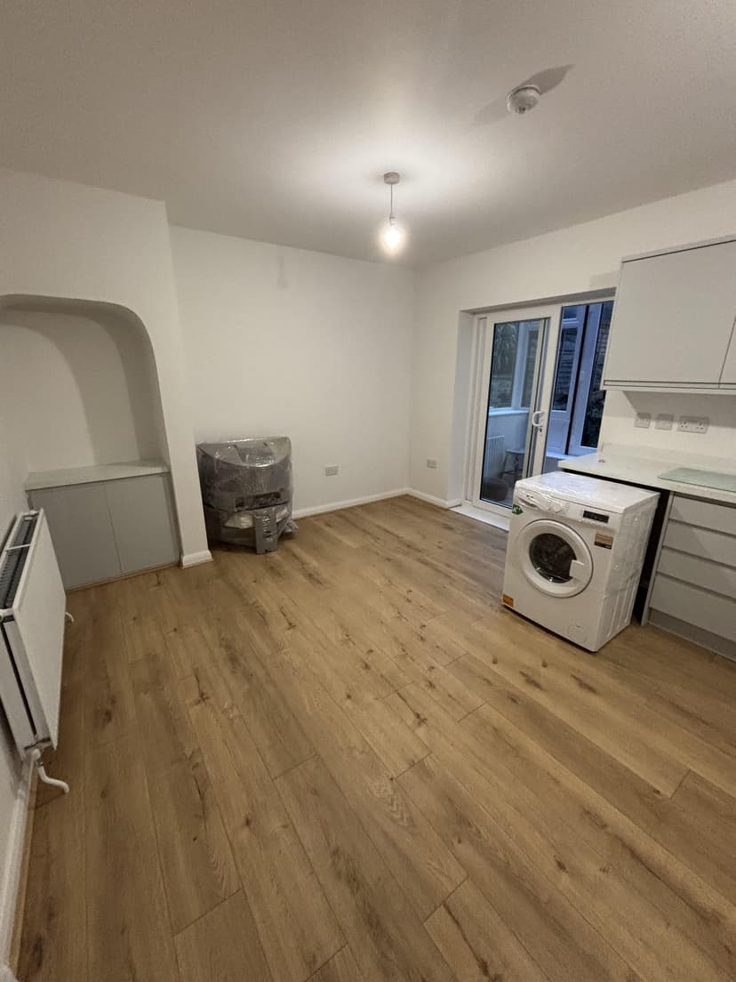 Image 3:3 bedroom Semi-detached house to rent