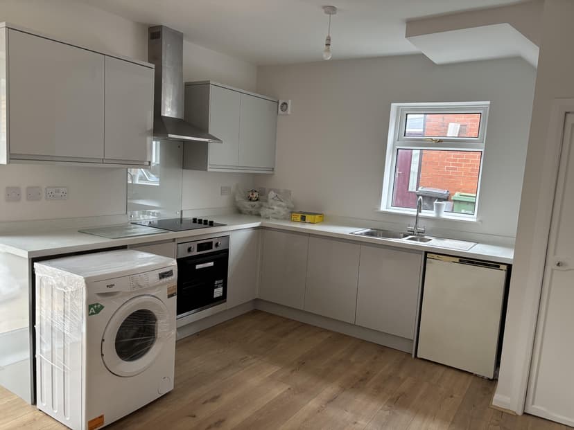 Image 2:3 bedroom Semi-detached house to rent