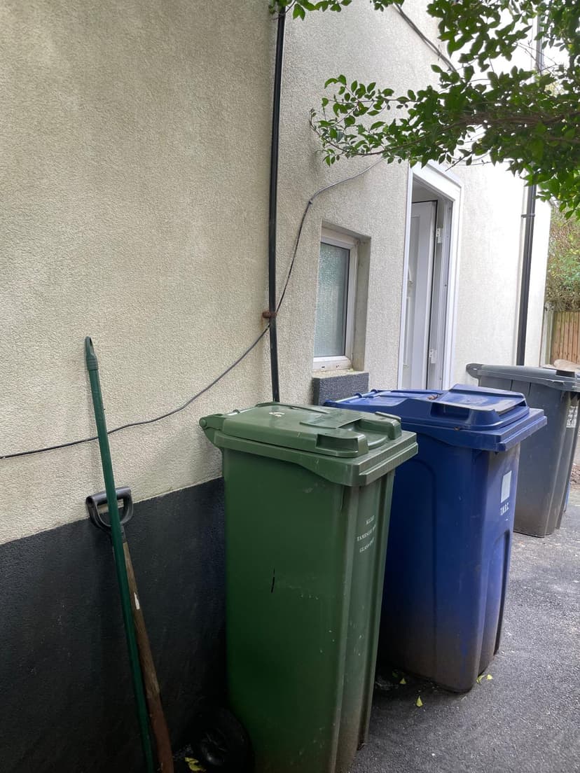 Image 1:3 bedroom End-of-terrace house to rent