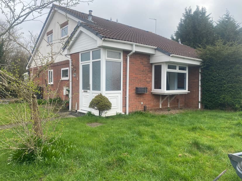 Image 1:1 bedroom Bungalow to rent