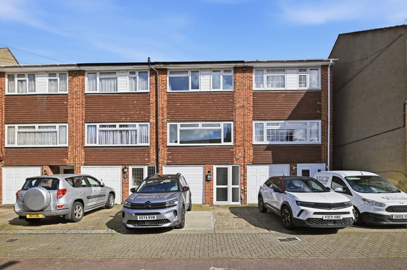 Image 1:3 bedroom Terraced house to rent