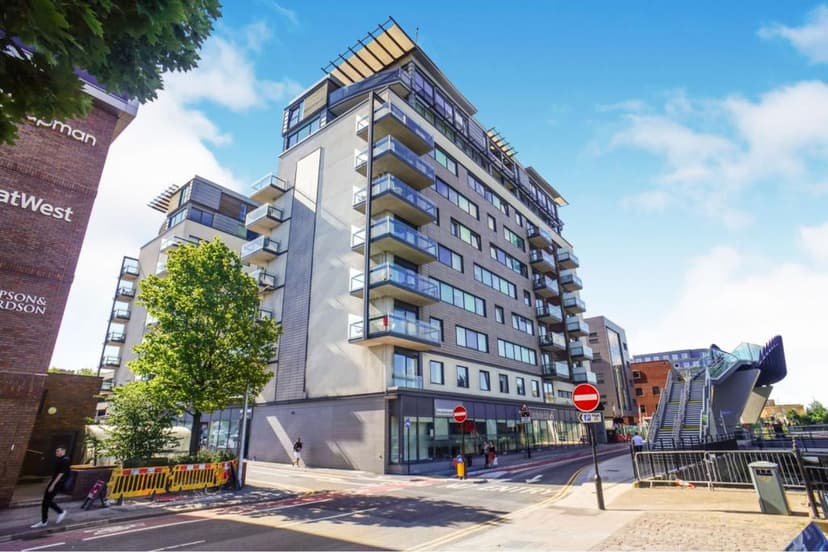 Image 1:1 bedroom Apartment or flat to rent