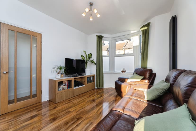 Image 1:4 bedroom Terraced house to rent